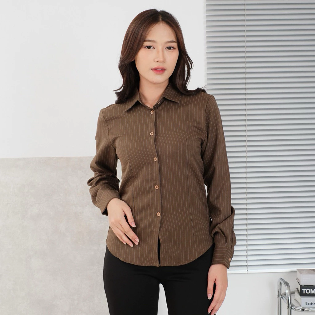 Detail Kancing Luna Stripe Kemeja